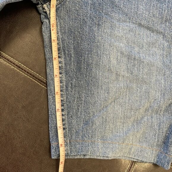 (17) 5ive Jungle & Co Women's Jean Shorts - Picture 4 of 5